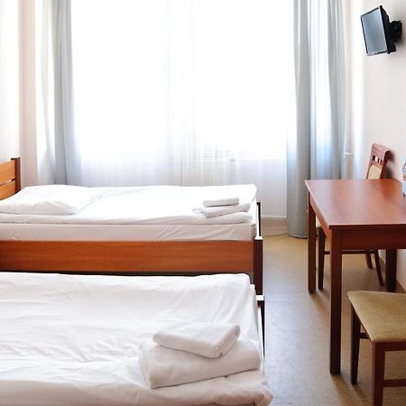 Baza Hotelowa Bobrowiecka 9 Varsóvia Exterior foto